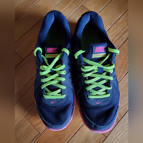 Nike Revolution 2 - Picture 2 of 4